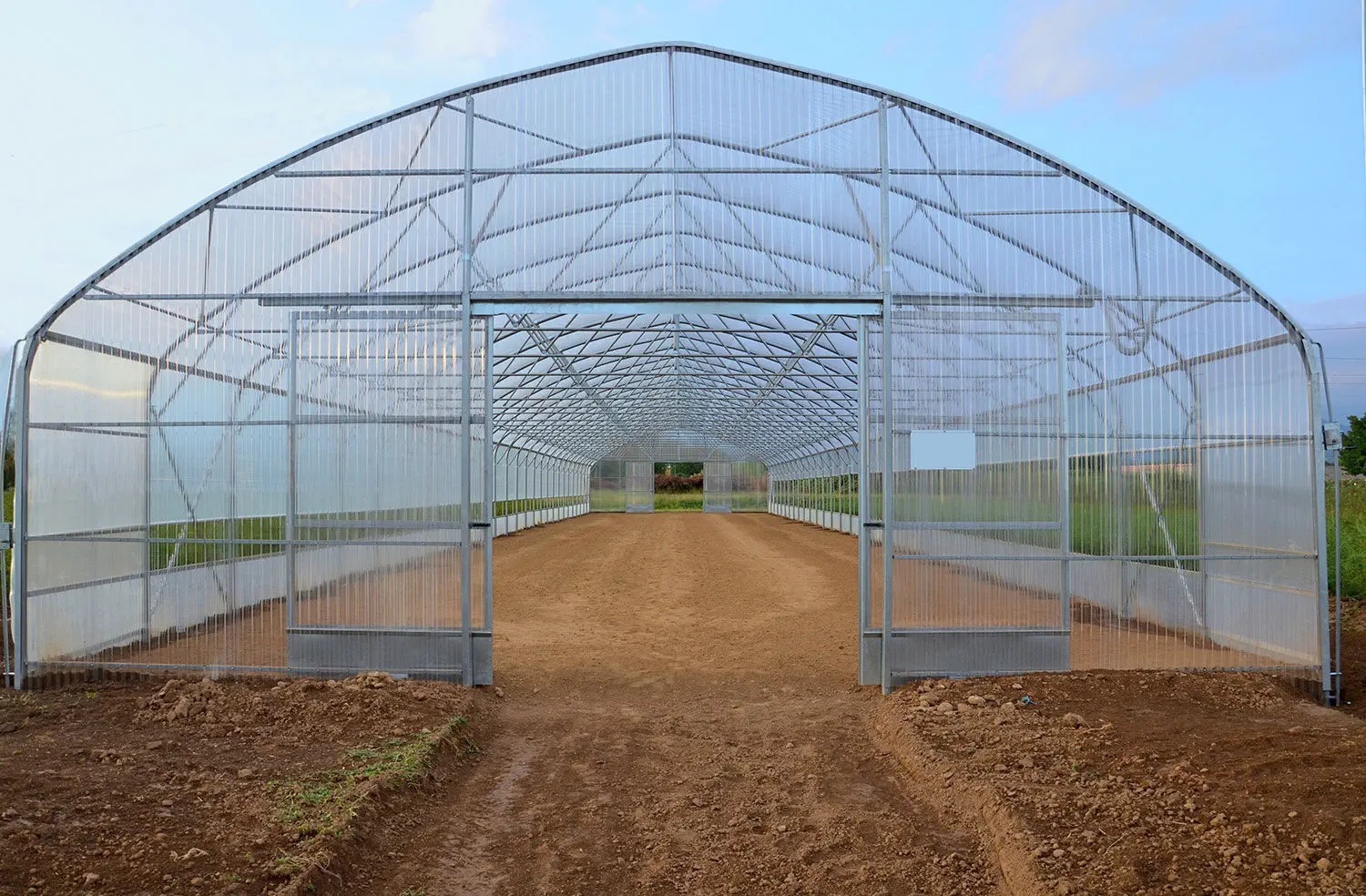 V&auml;xthus SCANDI&reg; Tunnelart PV bredd 8m och l&auml;ngd 14m, 112m&sup2;